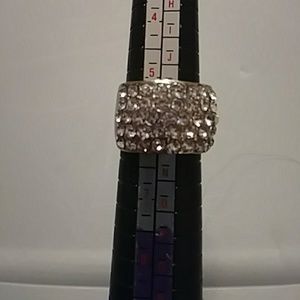 Women's fashion ring